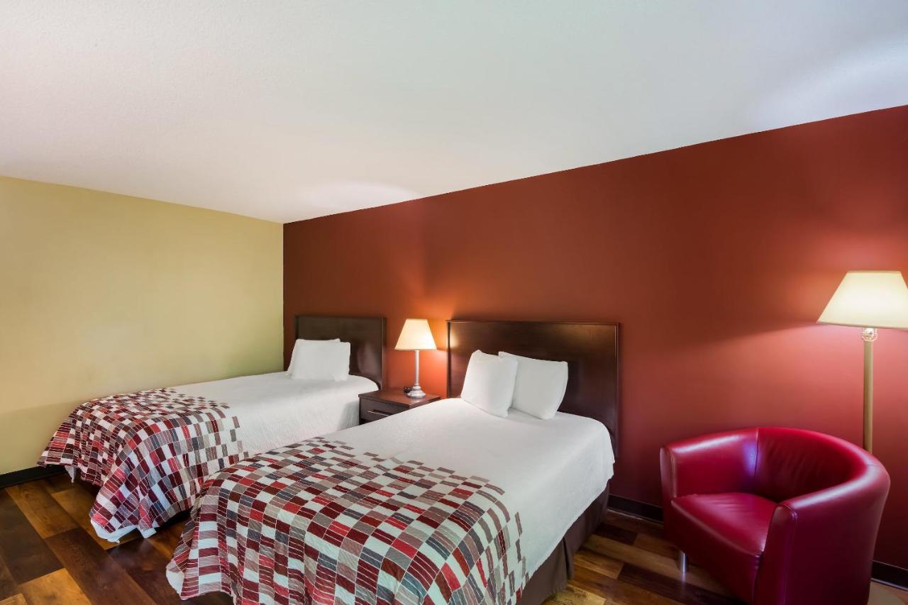 Red Roof Inn Hendersonville Exterior foto